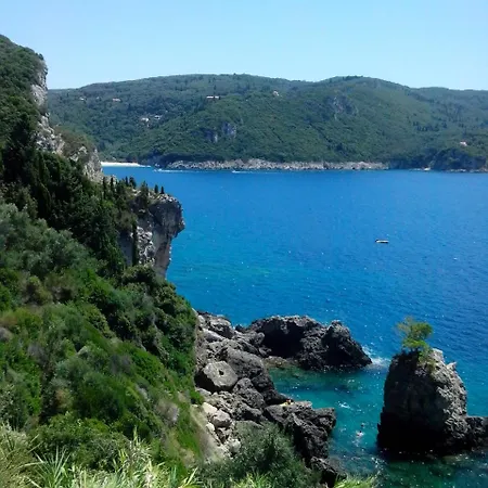 Tom's House/2 Between Paleokastritsa Dassia Ipsos! * Poulades